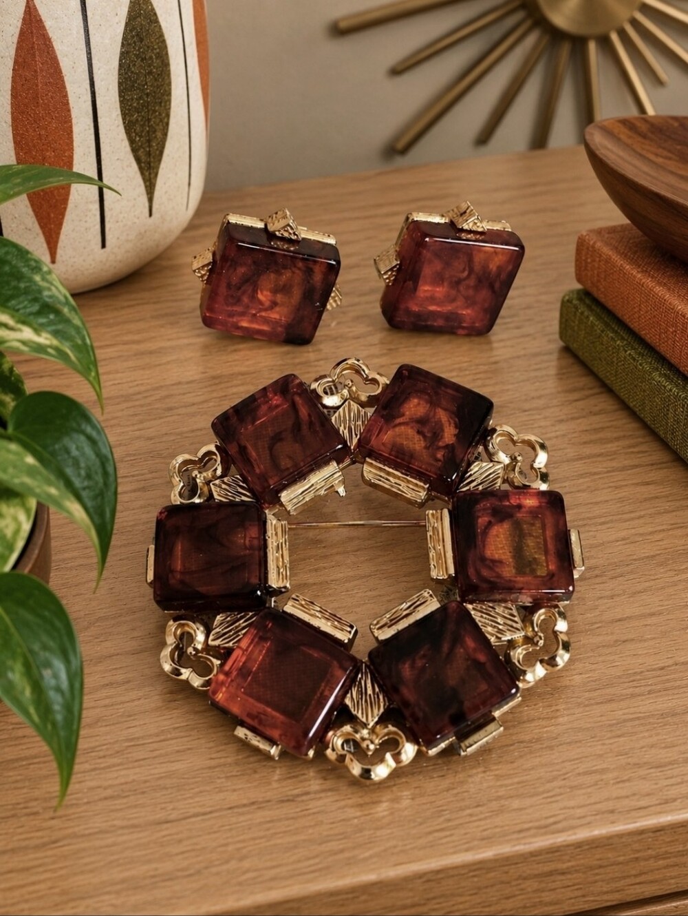 Amber Swirl Lucite Gold Tone Vintage Brooch Matching Earrings Mid Century Modern